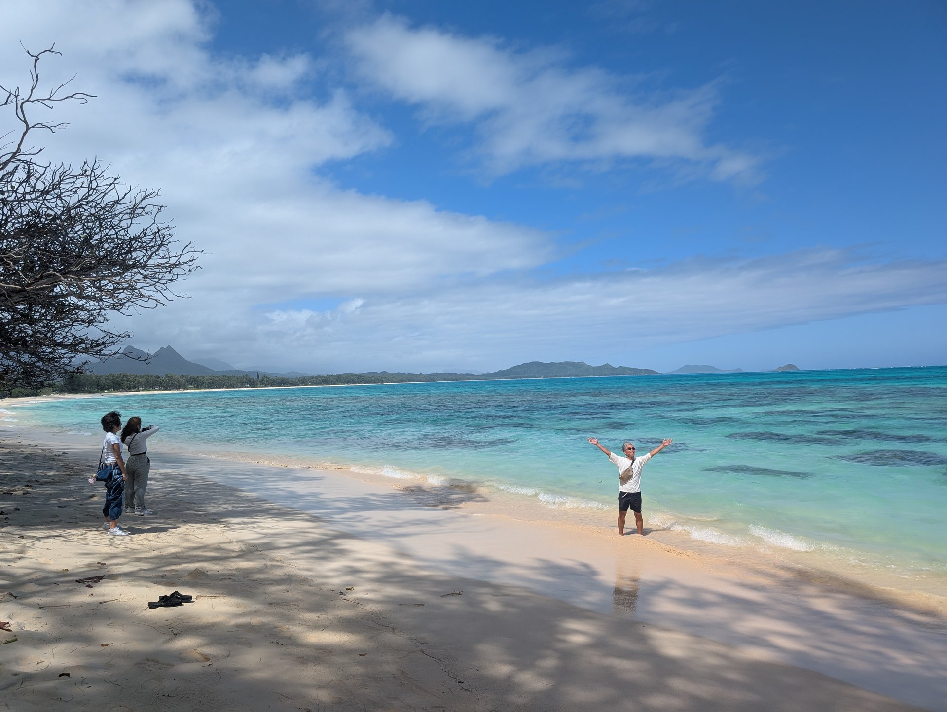 カイルアビーチのエメラルドグリーンの海