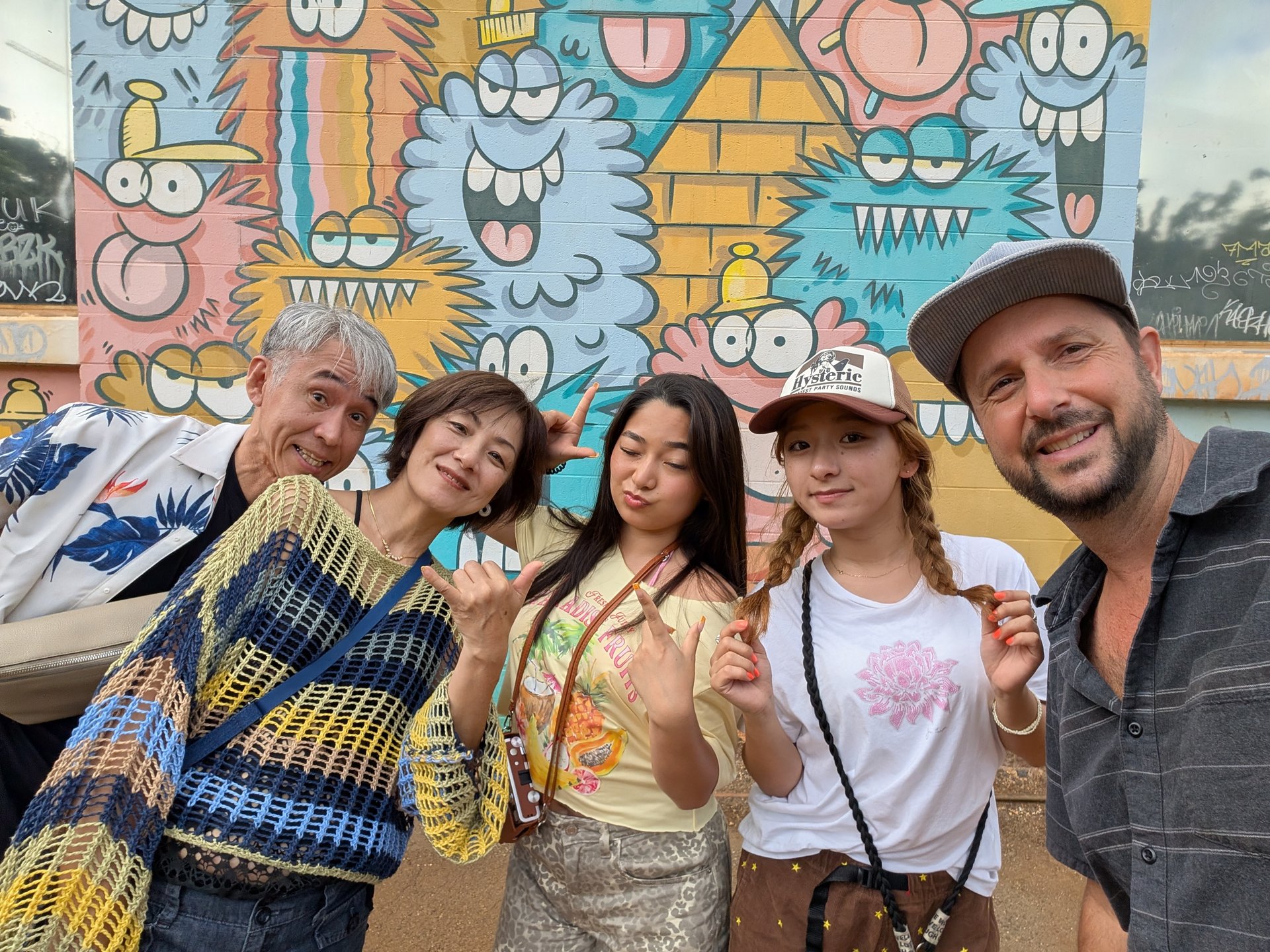 カカアコストリートアートでお客様と