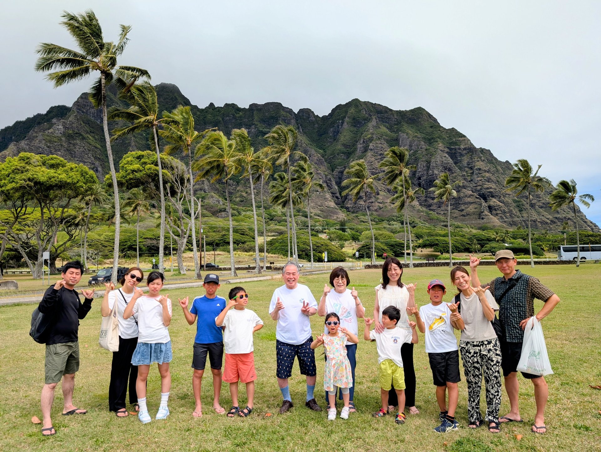 クアロアランチ — コオラウ山脈をバックにしたグループ写真